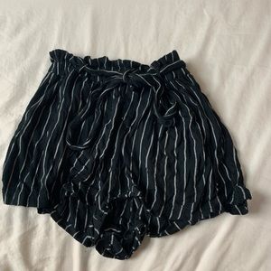 American Eagle paper bag shorts